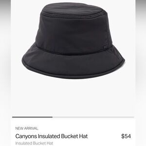 BNWT- Vuori Canyons Insulated Bucket Hat